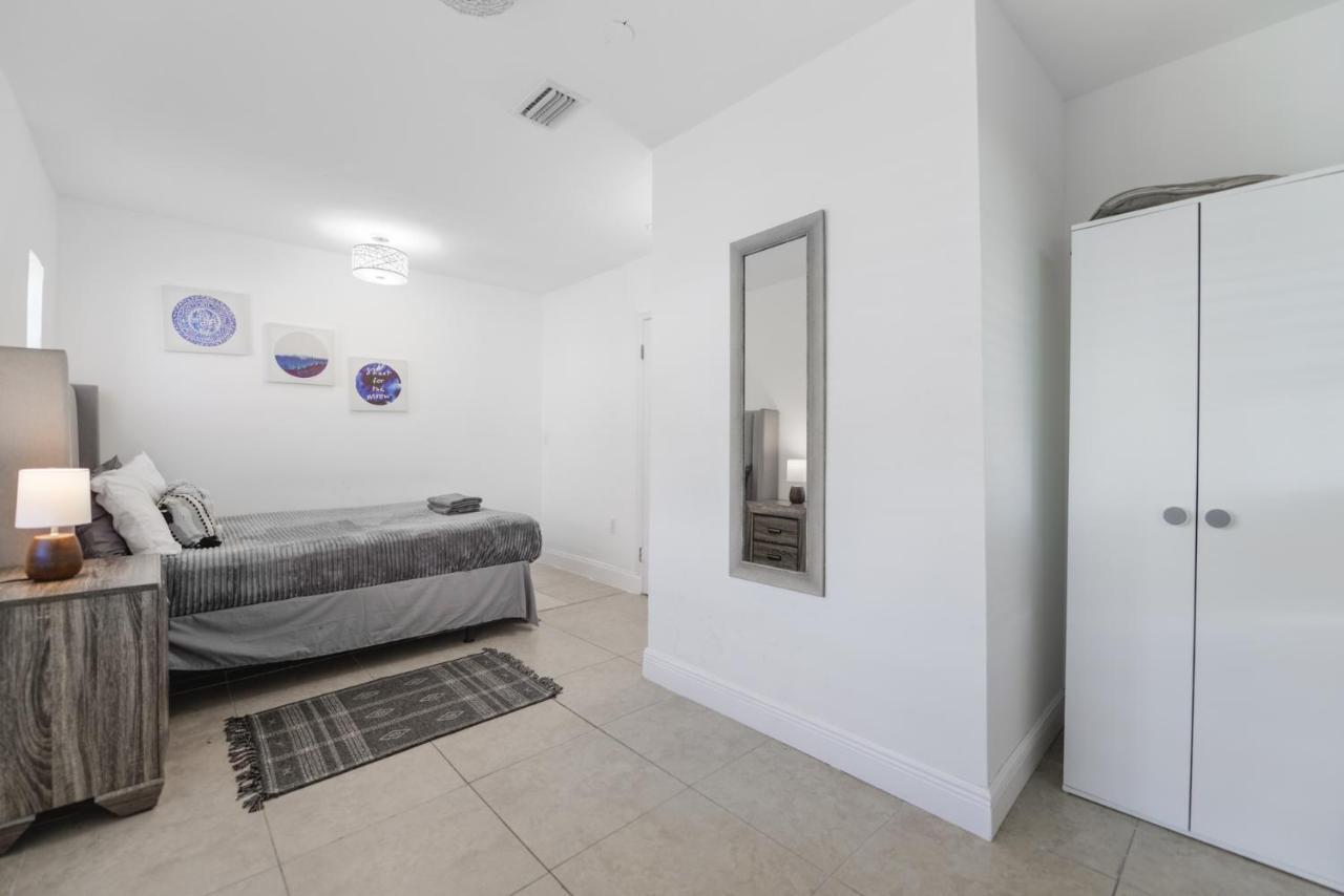 Amazing 3Br House 5 Minutes From Marlins Park Villa Маями Екстериор снимка