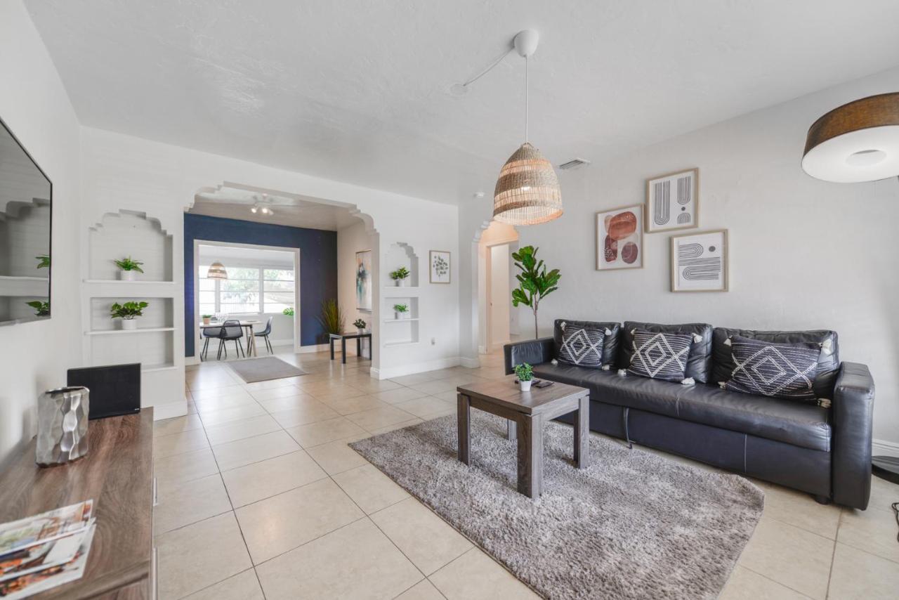 Amazing 3Br House 5 Minutes From Marlins Park Villa Маями Екстериор снимка